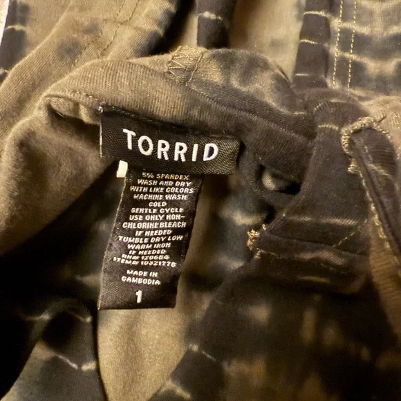 Torrid Green Sleeveless Tank Top with Tie-Dye Pattern - Picture 6 of 6